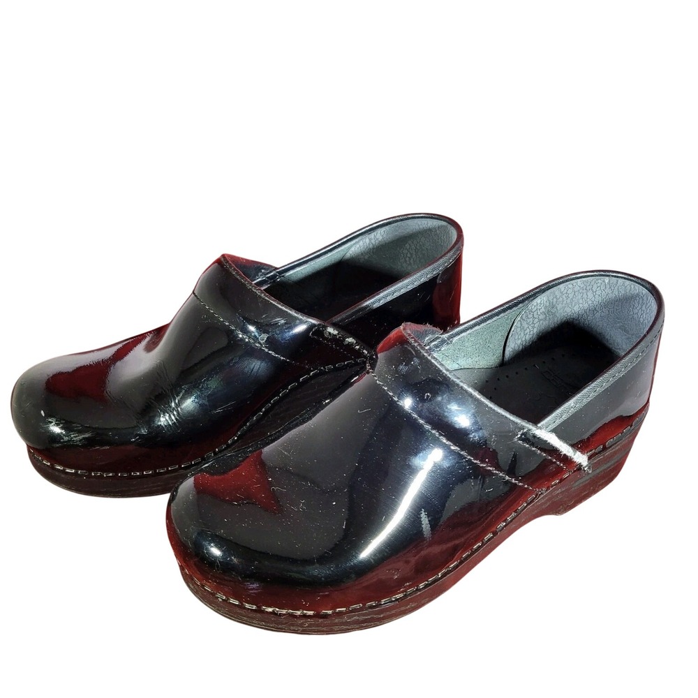 Dansko Clogs Women 39 Black Patent Leather Professional SlipOn Work Comfort Shoe